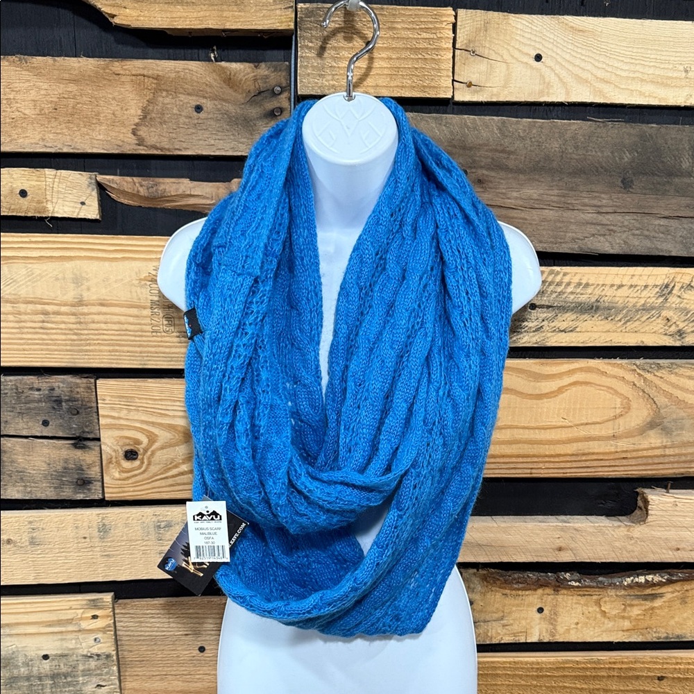 KAVU Chunky Knit Mobius Infinity Scarf In‎ Maliblue NWT
